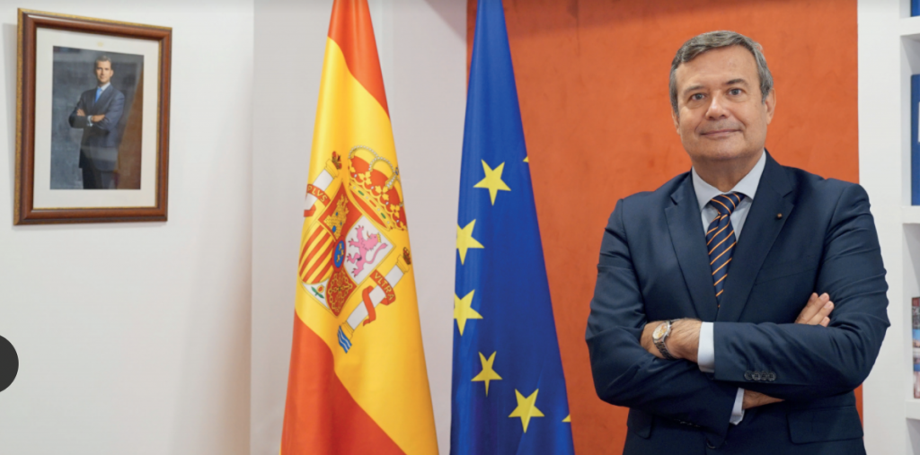 Juan Carlos Hernandez Buadez. Educacion Superior y Diplomacia Internacional